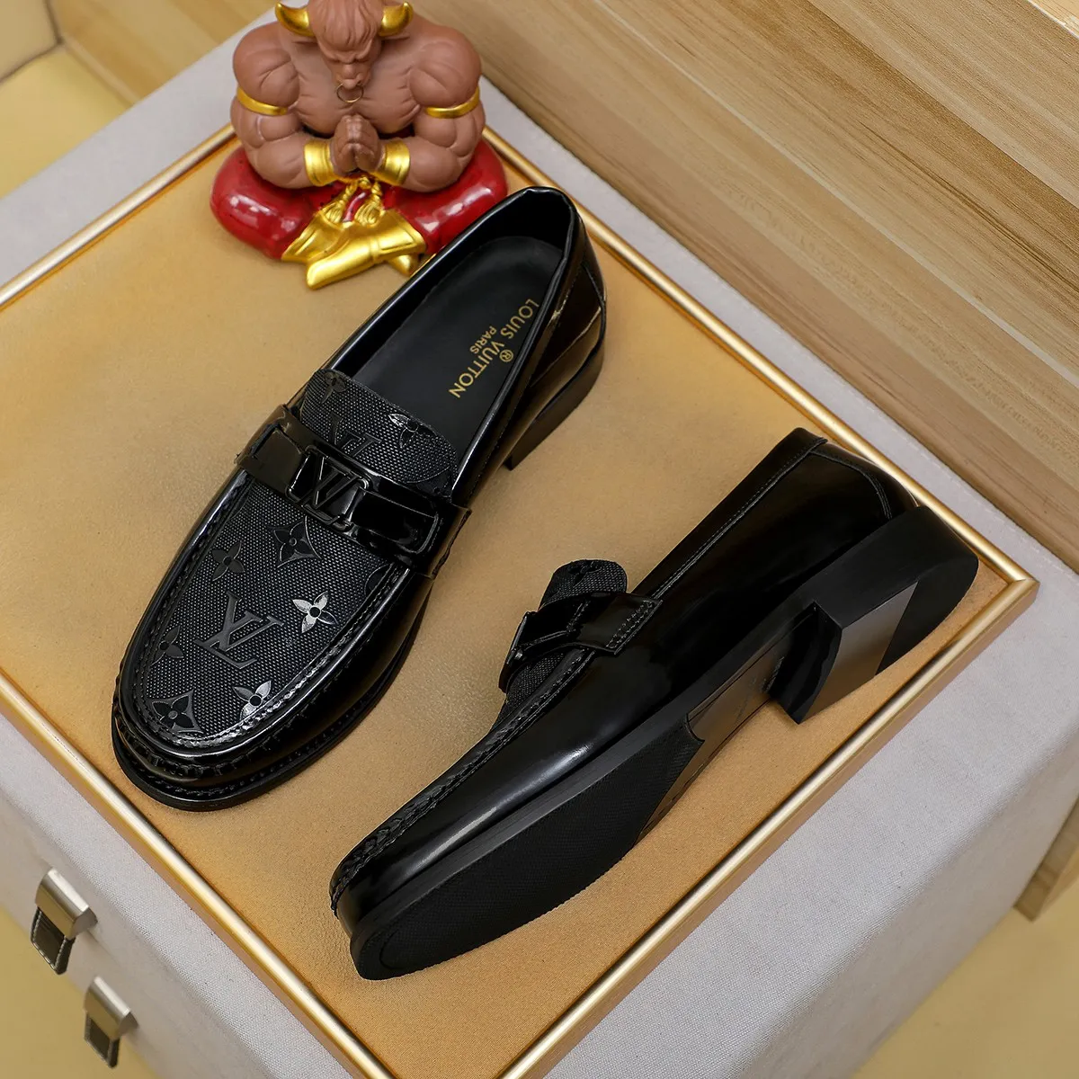 Men's shoes 💰 460 💰 Louis Vuitton LV ® 🆕 model 🔛Full shoe counter, first layer cowhide, 🐂leather lined casual shoes for men, super soft outsole, essential for driving. Counter synchronization, original first layer cowhide, completely 1:1 mold customization🌹top version, color optional! Number: 39-44 (customized at 38.45)